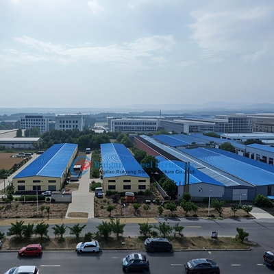 Construcción de estructuras prefabricadas de acero de gran envergadura para uso industrial con grúa